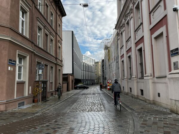 Ulice Poznania – Za Bramką. Dawniej furtka w murach miejskich