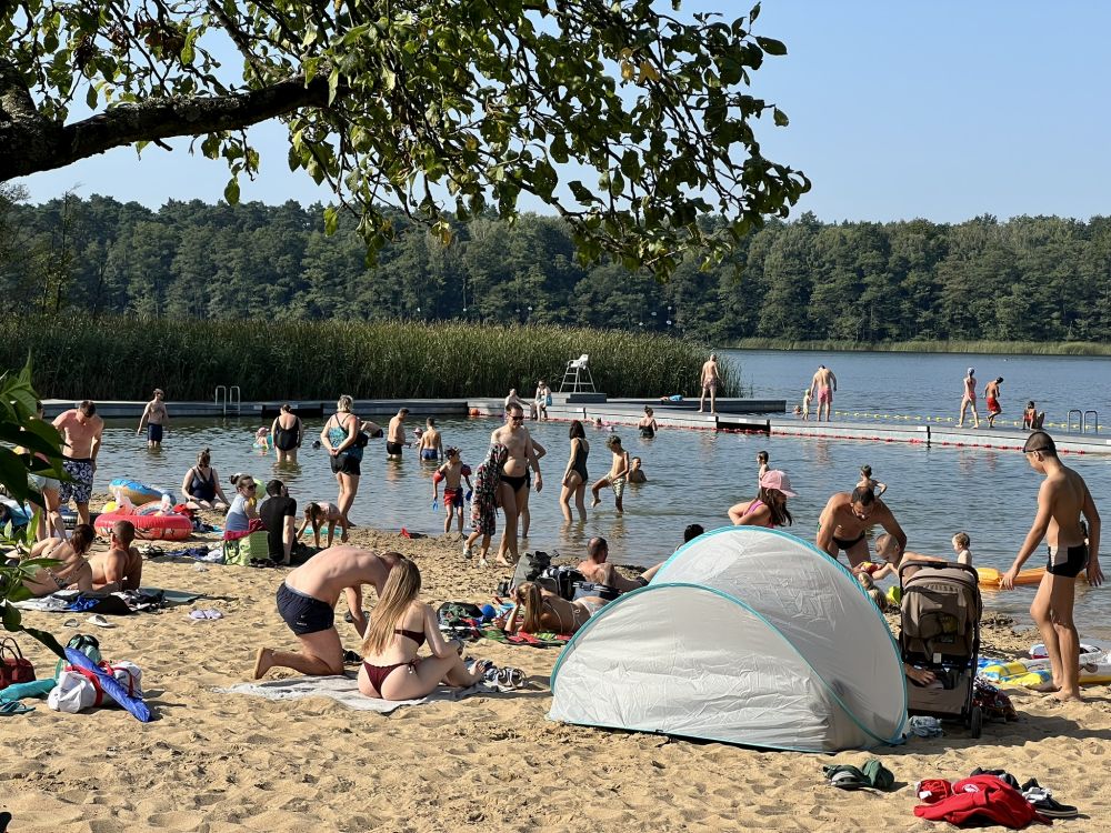 Sezon kąpielowy w Poznaniu 2026. Kiedy otwierają się plaże nad jeziorami?